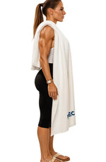 Lade das Bild in den Galerie-Viewer, UEFA RESPECT Badetuch – 150 x 90 cm