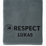 Lade das Bild in den Galerie-Viewer, „Personalisiertes RESPECT-Badetuch – 150 x 90 cm“
