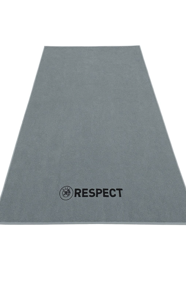 „Personalisiertes RESPECT-Badetuch – 150 x 90 cm“