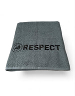 Lade das Bild in den Galerie-Viewer, „Personalisiertes RESPECT-Badetuch – 150 x 90 cm“
