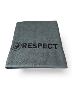 „Personalisiertes RESPECT-Badetuch – 150 x 90 cm“