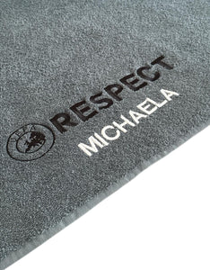 „Personalisiertes RESPECT-Badetuch – 150 x 90 cm“